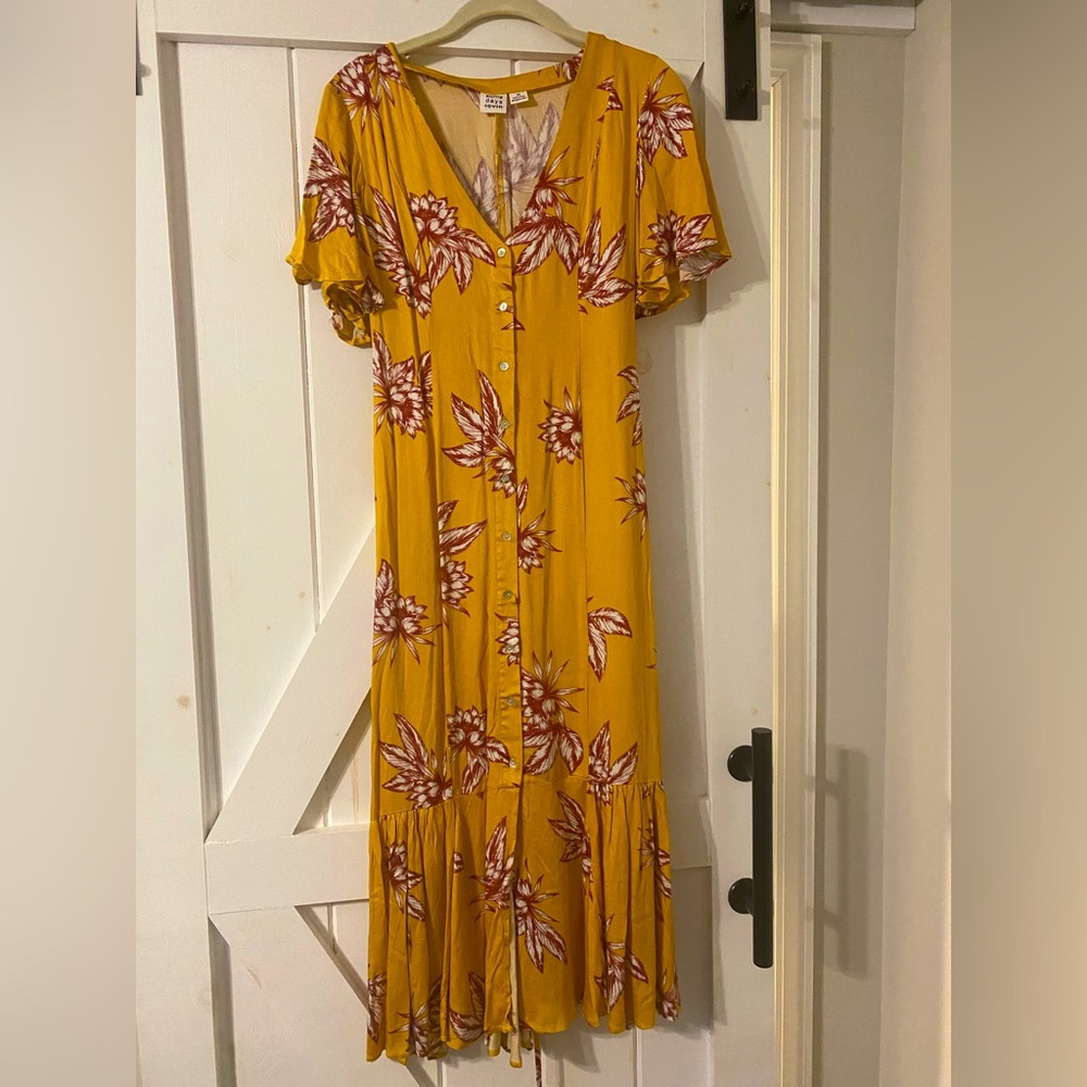 Lulus size XS mustard midi/maxi dress buttons, tie back worn 1x